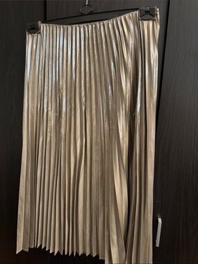 Mango Metallic Pleated A-Line Skirt in Champagne Gold
